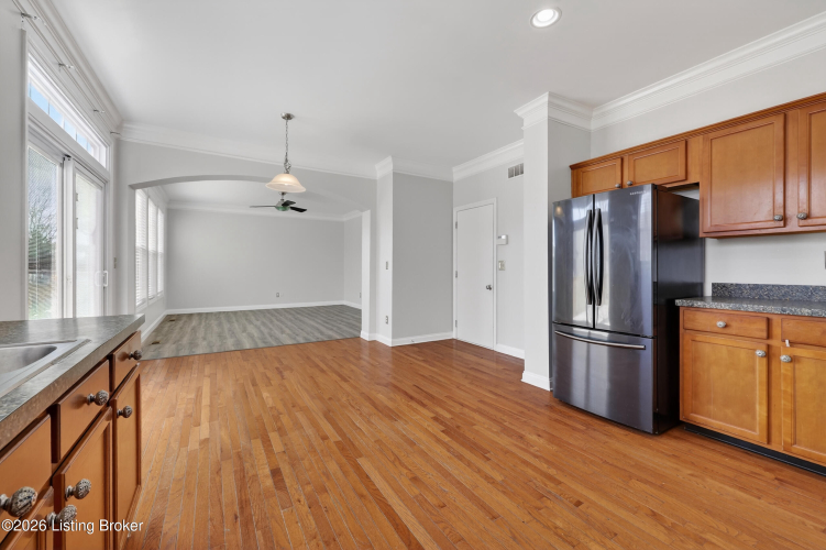 Listing Image 16