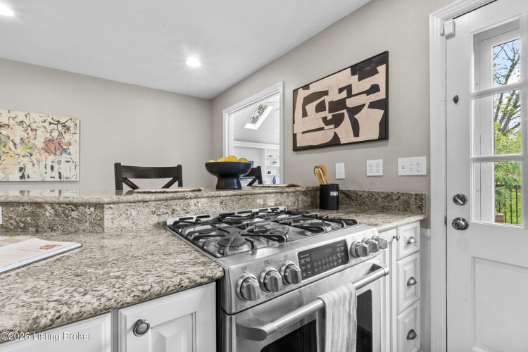 Listing Image 19