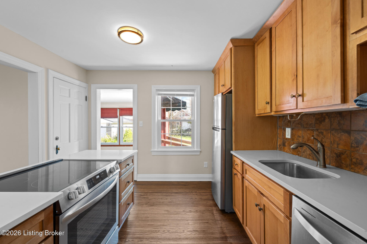 Listing Image 14