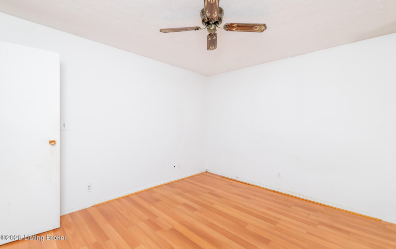 Listing Image 28