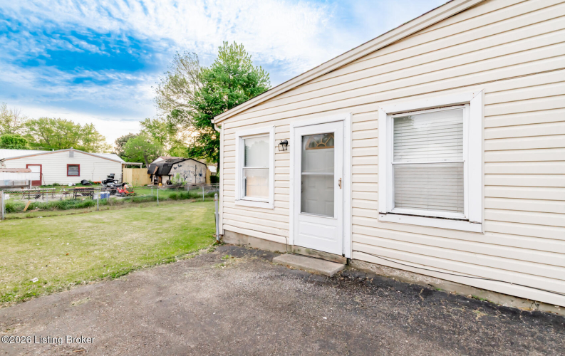 Listing Image 42