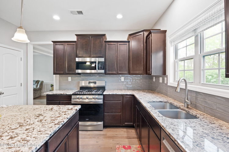 Listing Image 12