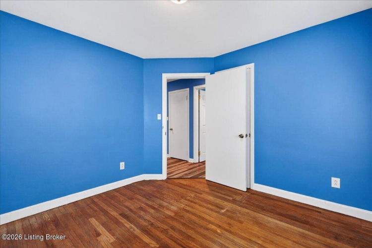 Listing Image 16