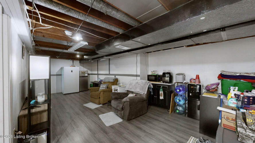Listing Image 21