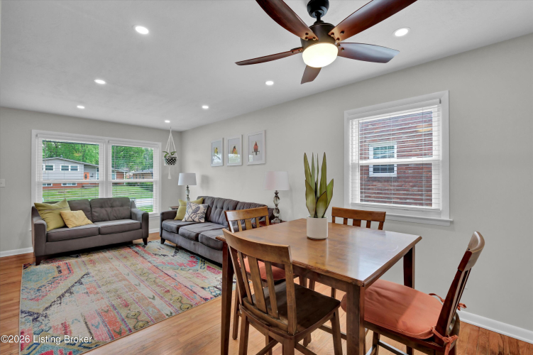 Listing Image 12