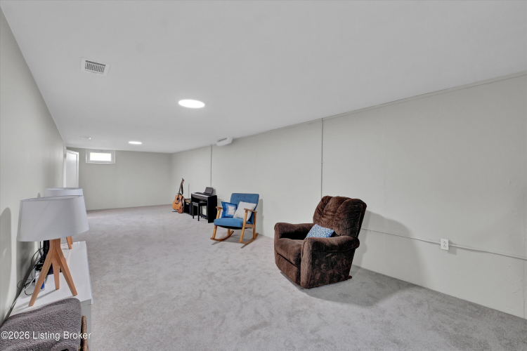 Listing Image 28