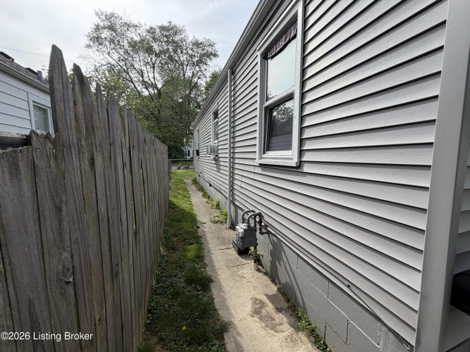Listing Image 18