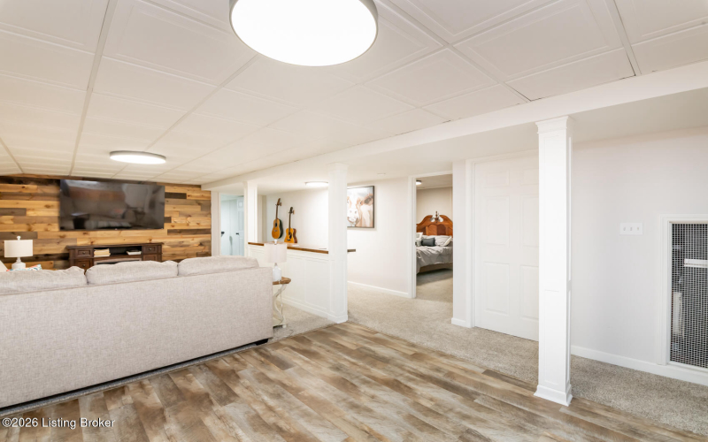 Listing Image 80