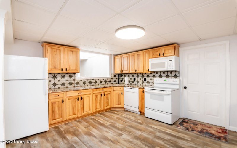 Listing Image 82