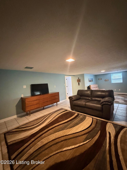 Listing Image 73