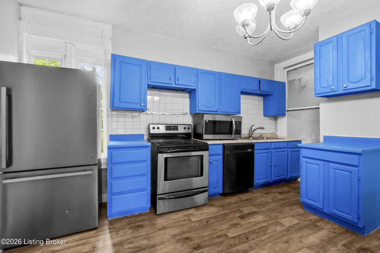 Listing Image 13