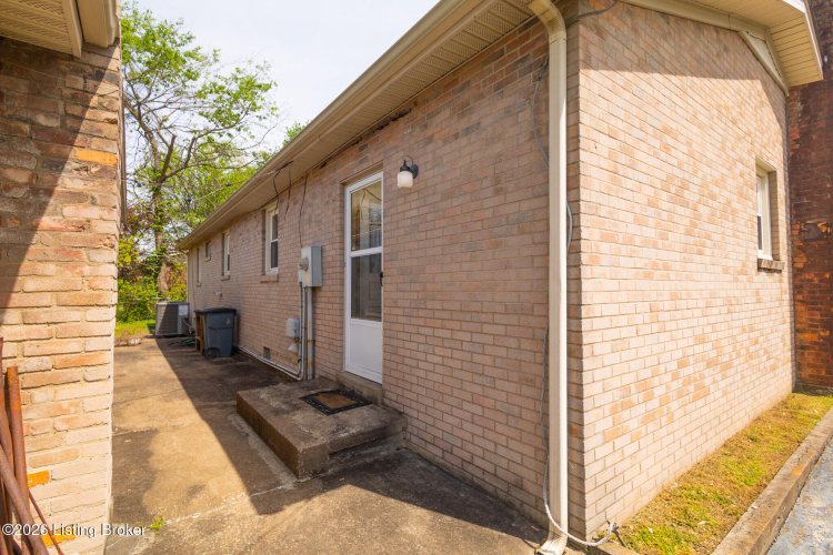 Listing Image 32