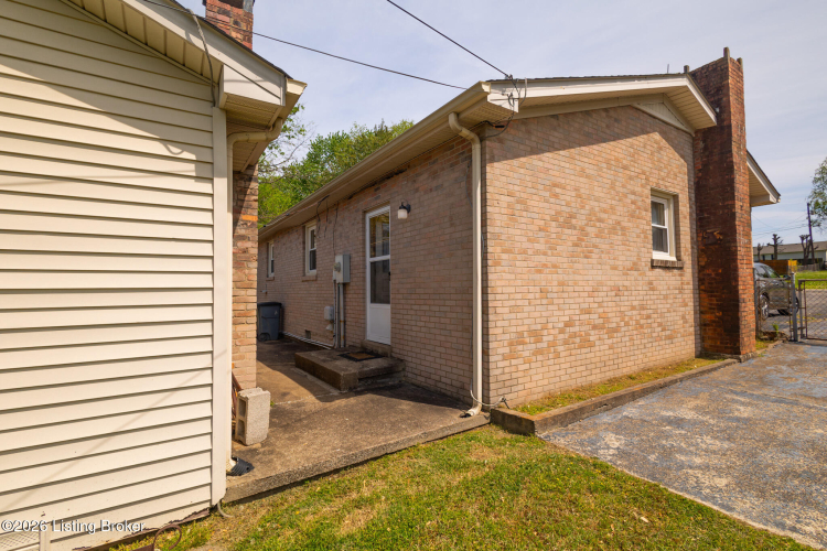 Listing Image 33