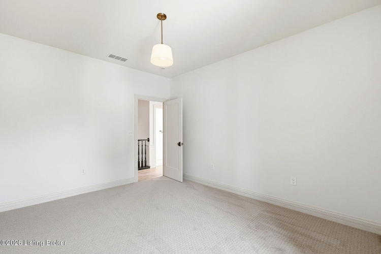 Listing Image 50
