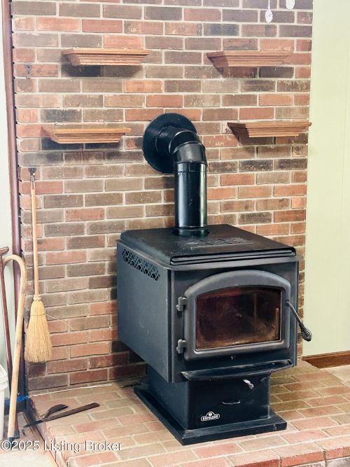 Listing Image 7