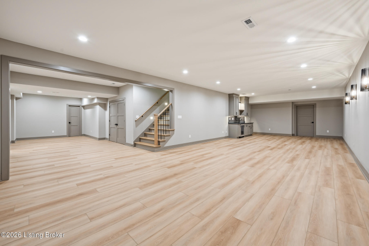 Listing Image 58