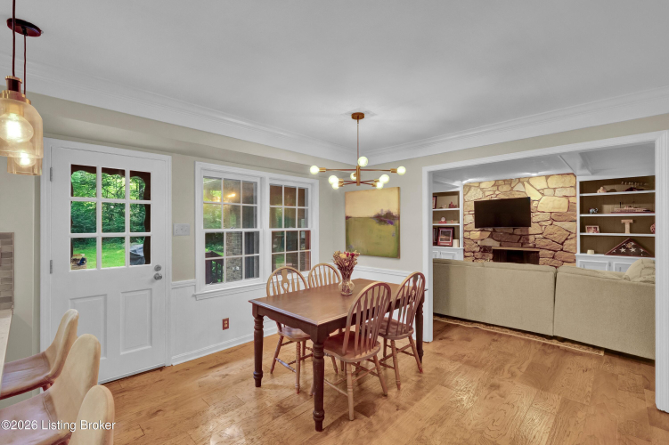 Listing Image 9