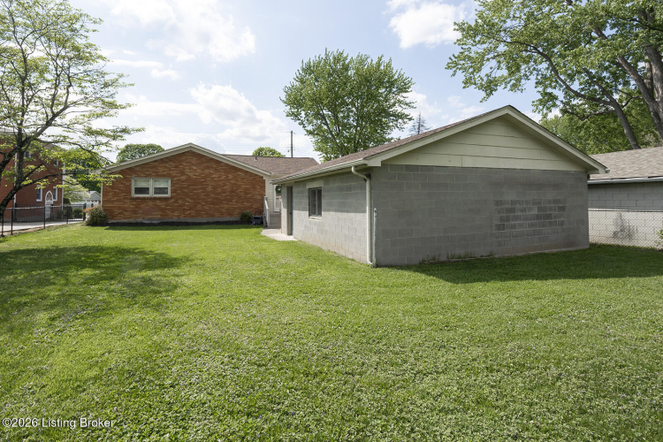 Listing Image 8