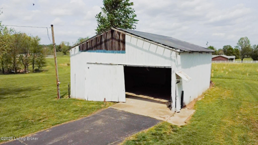 Listing Image 16