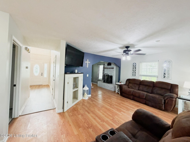 Listing Image 44