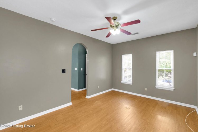 Listing Image 18