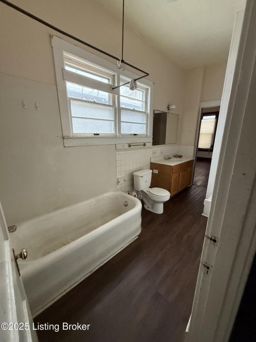 Listing Image 5