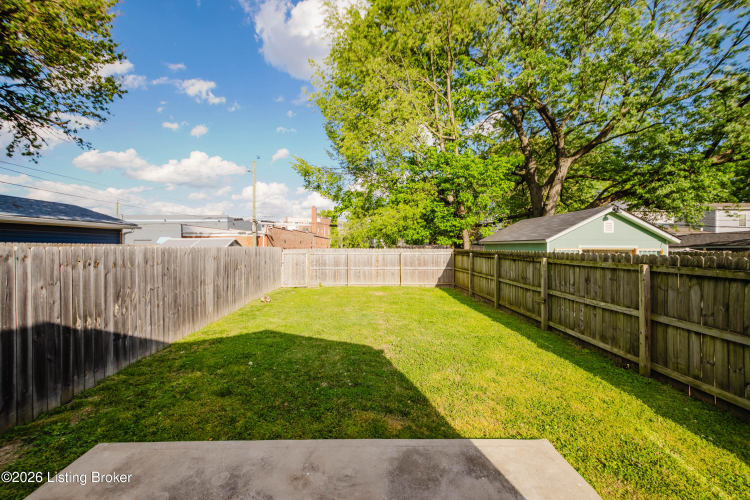 Listing Image 11