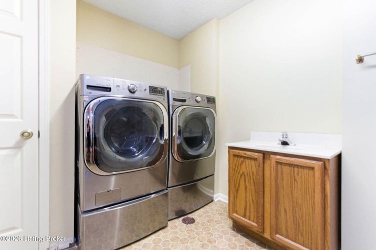 Listing Image 107