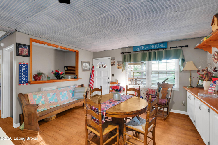 Listing Image 16