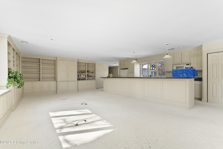 Listing Image 52