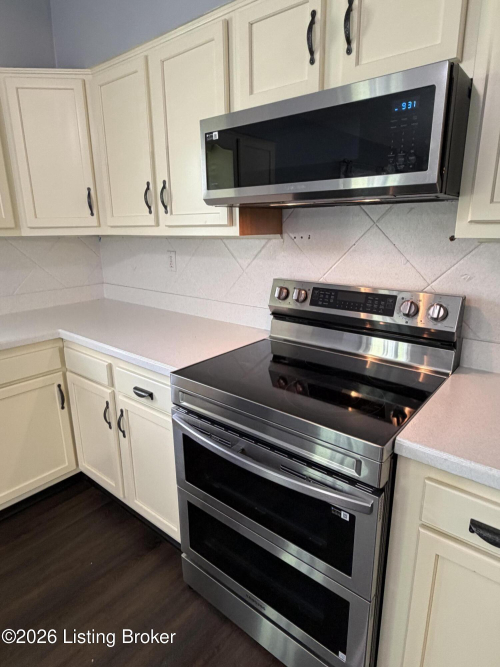 Listing Image 15