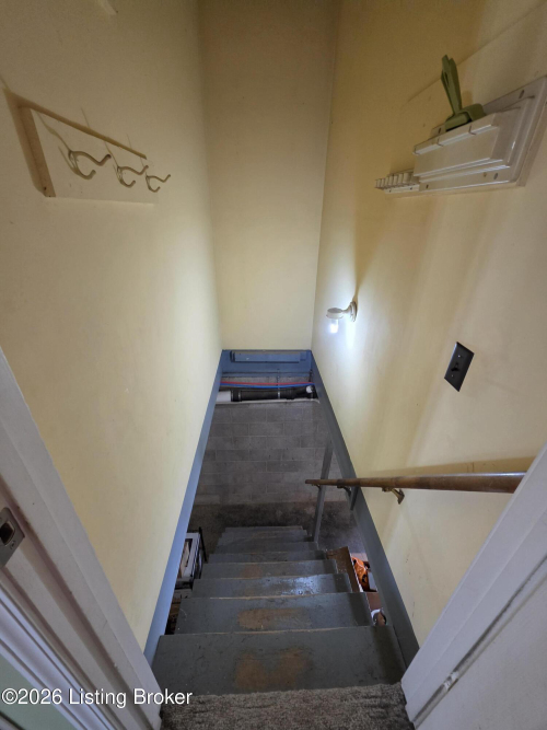 Listing Image 19