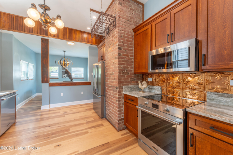 Listing Image 19