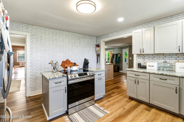 Listing Image 15
