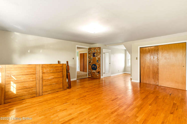 Listing Image 32