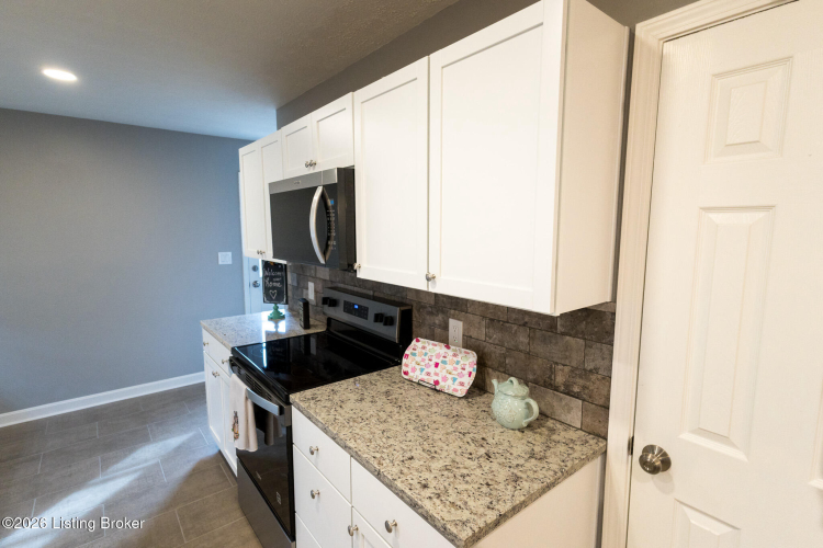 Listing Image 14