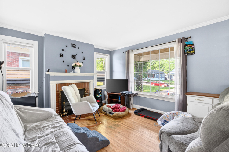Listing Image 3