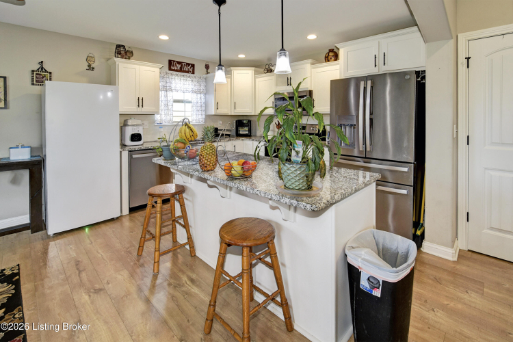 Listing Image 9