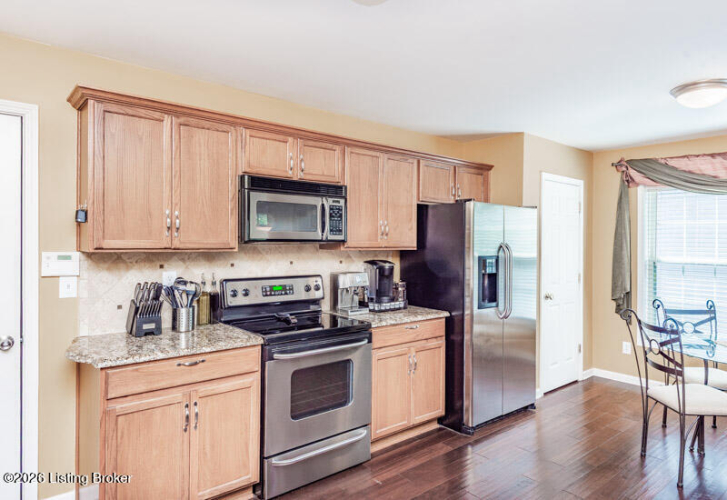Listing Image 7