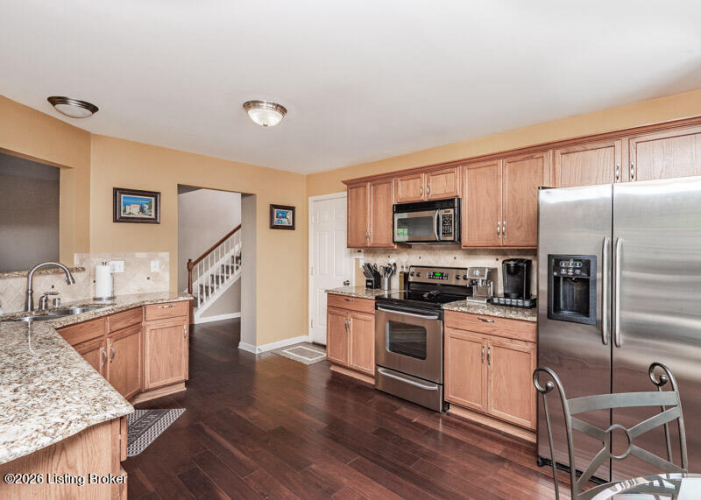 Listing Image 10