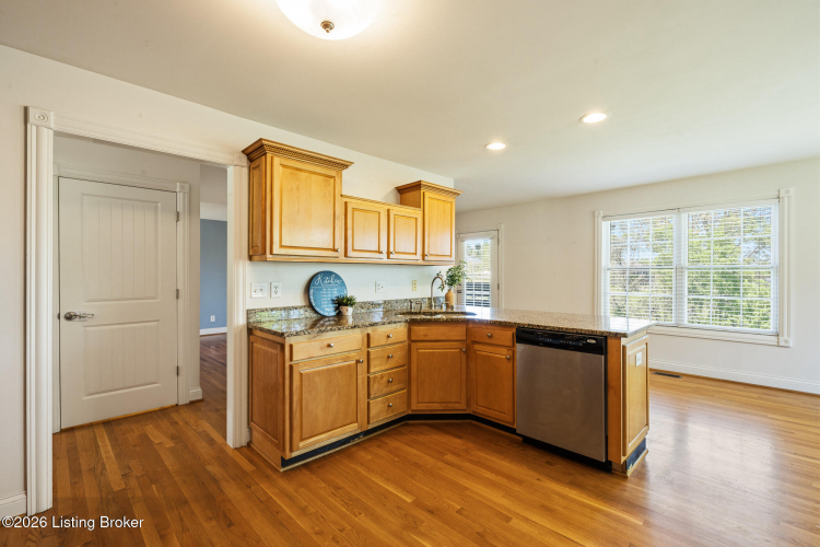 Listing Image 20