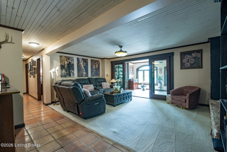 Listing Image 45