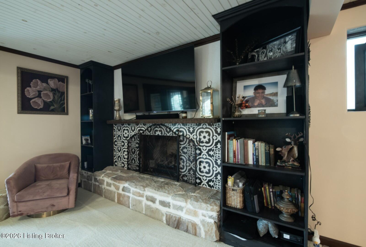 Listing Image 47