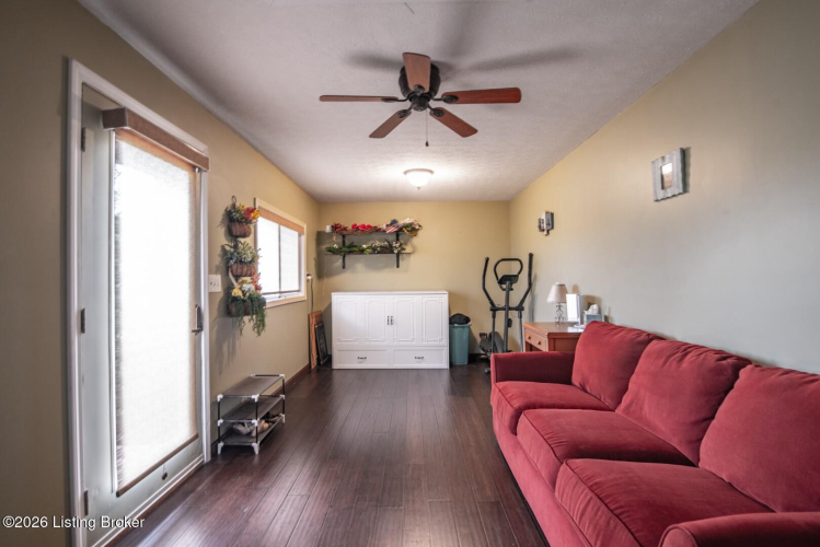 Listing Image 64