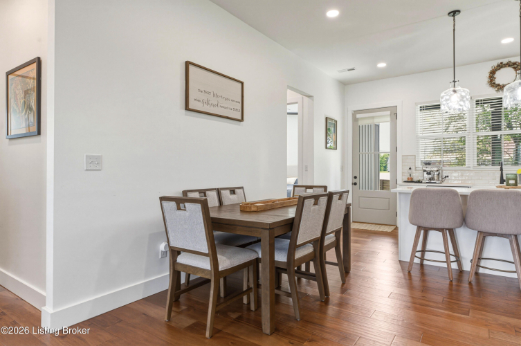 Listing Image 13