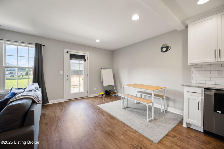 Listing Image 22