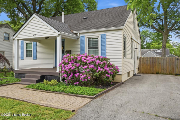 Listing Image 3