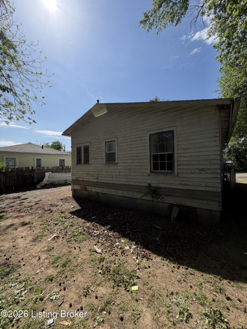 Listing Image 10
