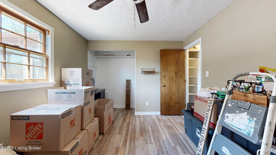 Listing Image 28