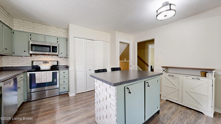 Listing Image 7